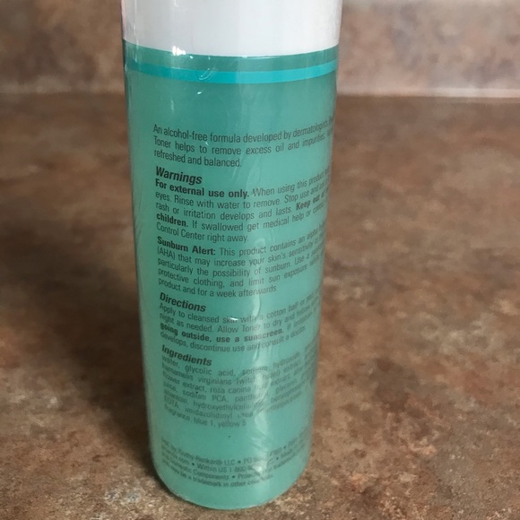 Proactive Revitalizing Toner 4oz - Picture 2 of 3